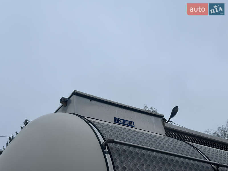 Цистерна напівпричіп Feldbinder TSA 2004 в Дубні