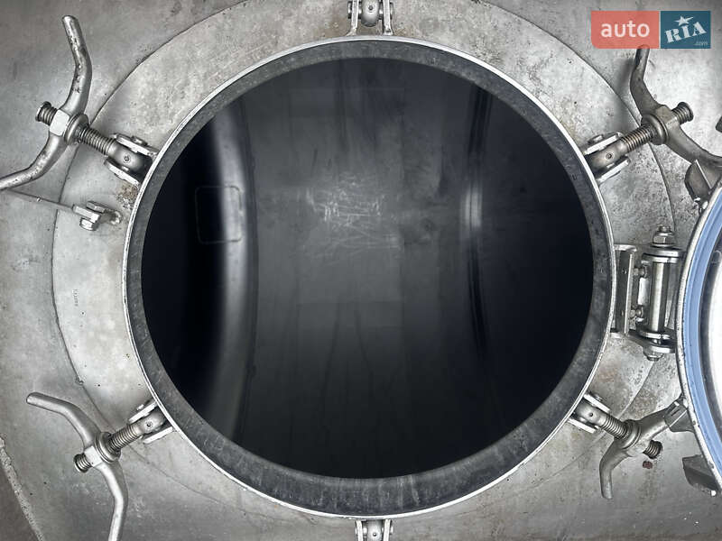 Цистерна напівпричіп Feldbinder TSA 2004 в Дубні