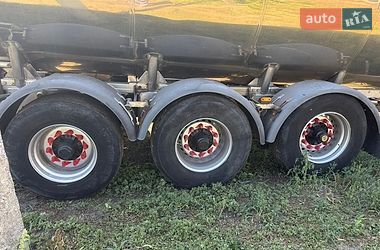 Цистерна полуприцеп Feldbinder TSA 2002 в Перещепине