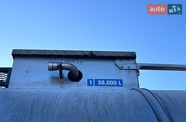Цистерна напівпричіп Feldbinder TSA 2011 в Рівному