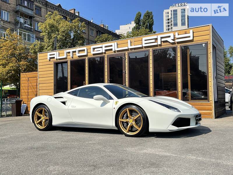 Купе Ferrari 488 GTB 2015 в Киеве