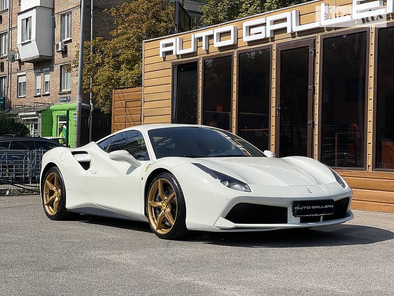 Купе Ferrari 488 GTB 2015 в Киеве