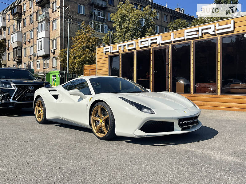 Купе Ferrari 488 GTB 2015 в Киеве