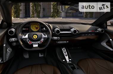 Кабриолет Ferrari 812 Superfast 2019 в 