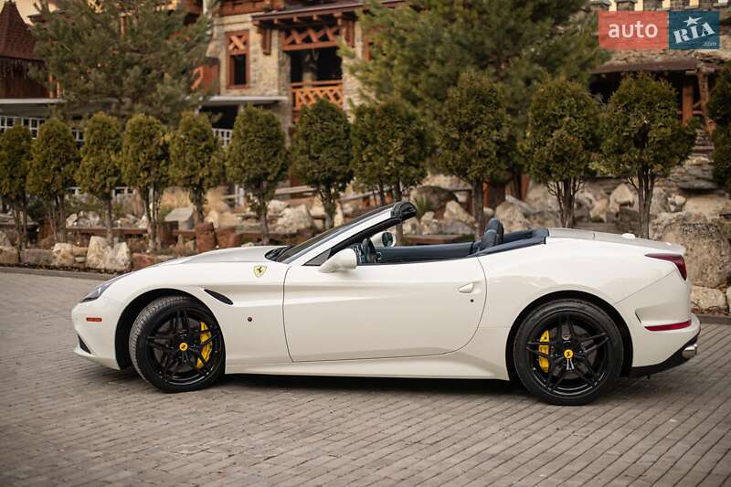 Кабриолет Ferrari California T 2015 в Киеве