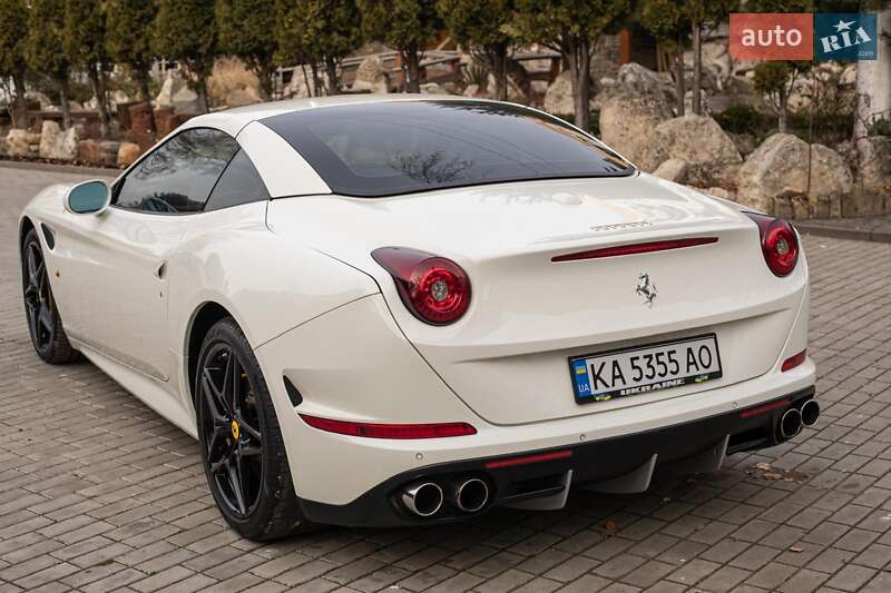 Кабриолет Ferrari California T 2015 в Киеве