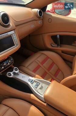Кабріолет Ferrari California 2010 в 