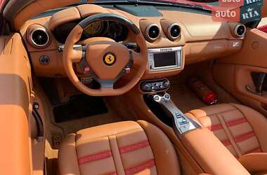 Кабриолет Ferrari California 2010 в Киеве
