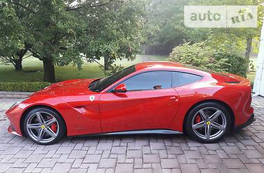 Купе Ferrari F12 2013 в Киеве