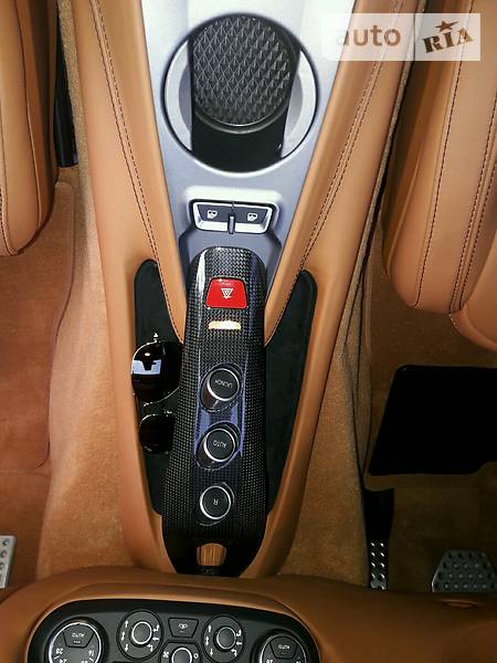 Купе Ferrari F12 2013 в Києві