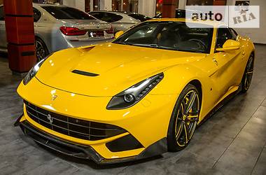 Купе Ferrari F12 2013 в 