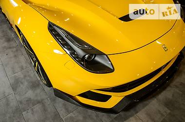 Купе Ferrari F12 2013 в 