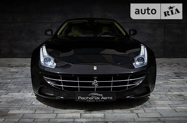 Купе Ferrari FF 2013 в Киеве