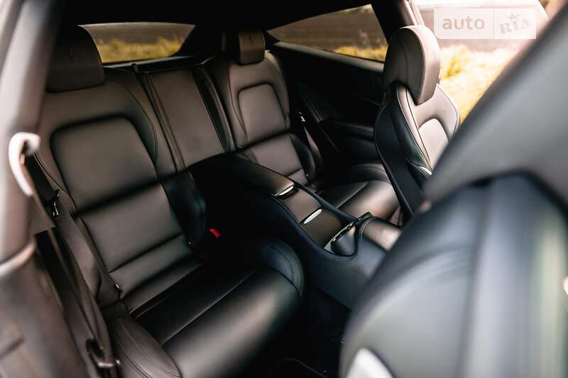 Хэтчбек Ferrari FF 2013 в Львове