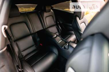 Хетчбек Ferrari FF 2013 в 