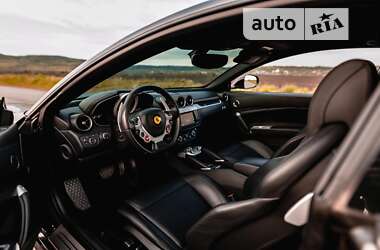 Хетчбек Ferrari FF 2013 в 