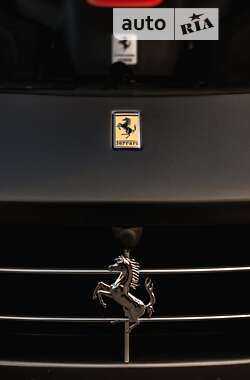 Хетчбек Ferrari FF 2013 в 