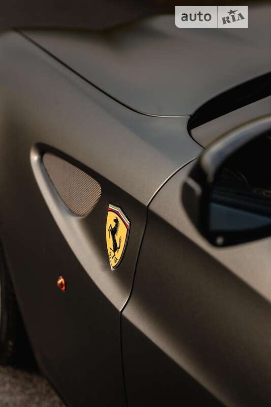 Хэтчбек Ferrari FF 2013 в Львове