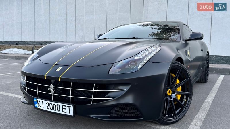 Купе Ferrari FF 2013 в Киеве