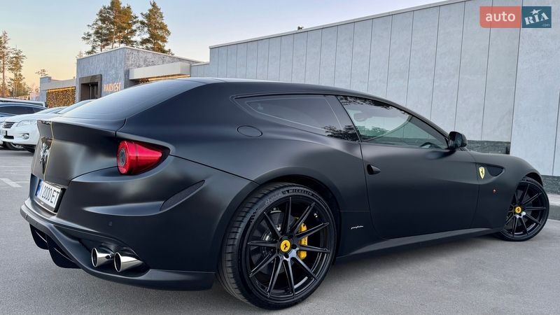 Купе Ferrari FF 2013 в Киеве