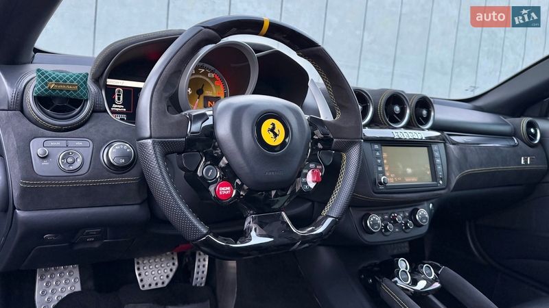 Купе Ferrari FF 2013 в Киеве