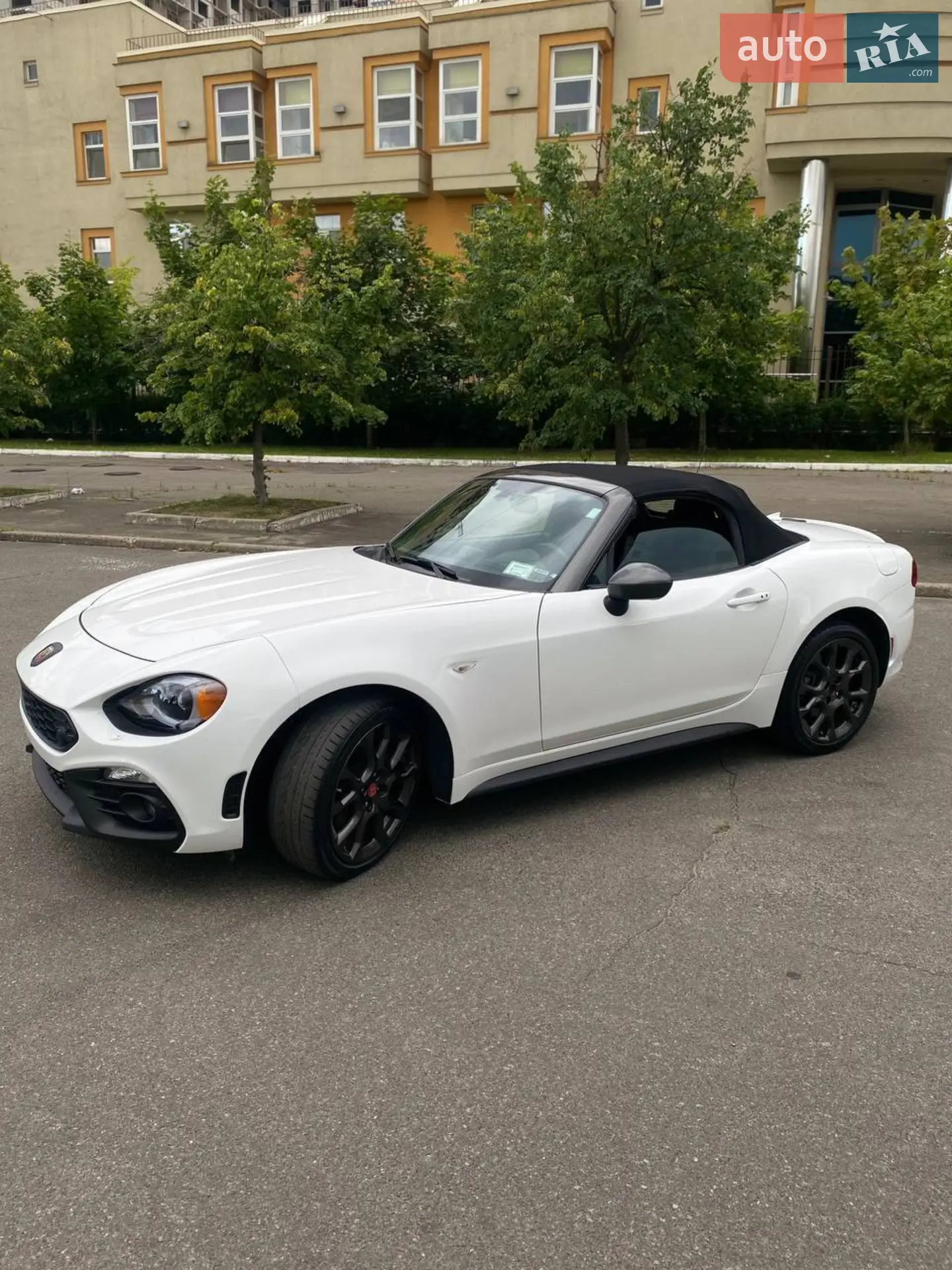 2017 Fiat 124 Spider - мініатюра 2