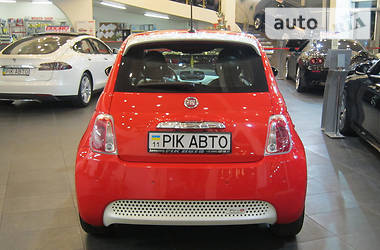 Хэтчбек Fiat 500 2013 в 