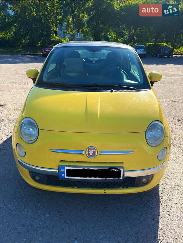 Хэтчбек Fiat 500 2010 в 