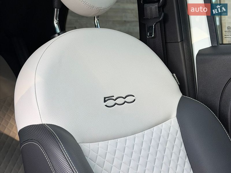 Хэтчбек Fiat 500 2022 в Ужгороде