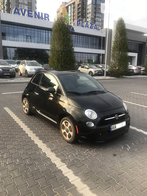 Хэтчбек Fiat 500e 2015 в Буче