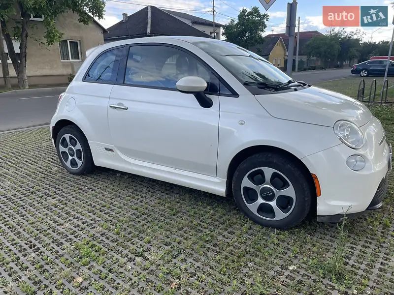 Хэтчбек Fiat 500e 2015 в 