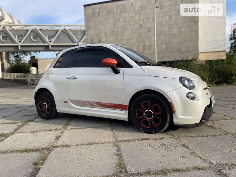 Хетчбек Fiat 500e 2014 в Дніпрі фото 11 Хетчбек Fiat 500e 2014 в Дніпрі