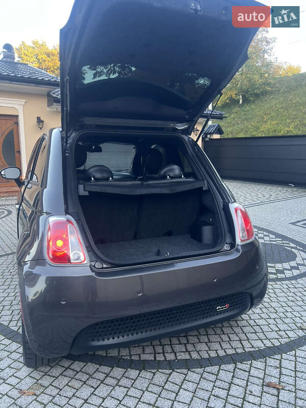 Хэтчбек Fiat 500e 2015 в Косове