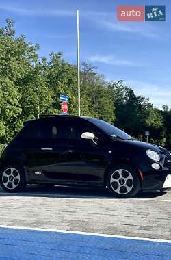 Хэтчбек Fiat 500e 2017 в 
