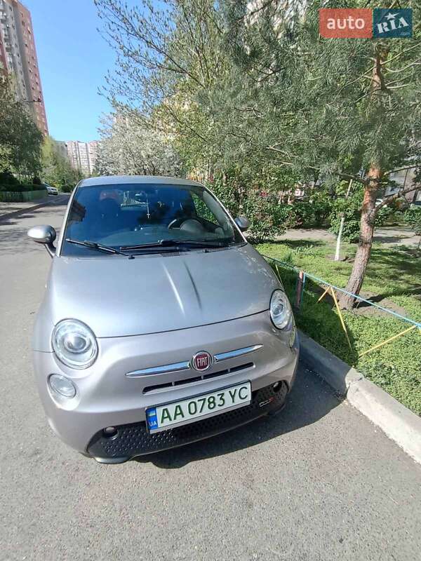 Хэтчбек Fiat 500e 2018 в 
