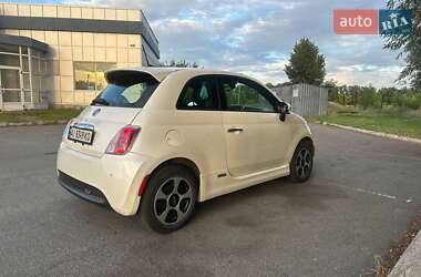 Хэтчбек Fiat 500e 2015 в 