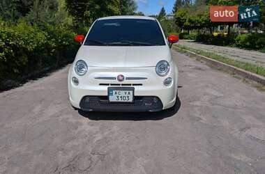 Хэтчбек Fiat 500e 2015 в 