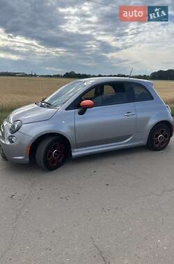 Хэтчбек Fiat 500e 2016 в 