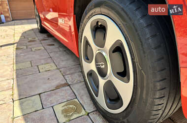 Хэтчбек Fiat 500e 2014 в 