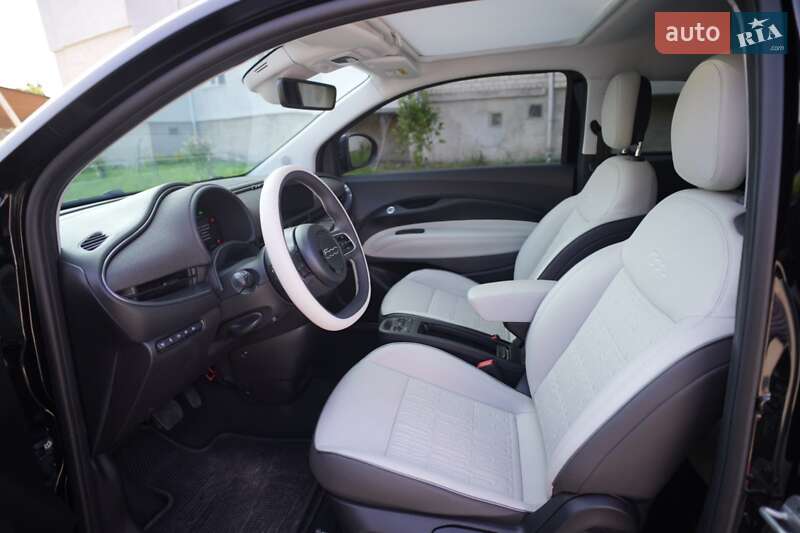 Хэтчбек Fiat 500e 2023 в Львове