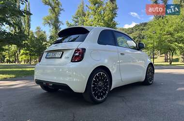 Хэтчбек Fiat 500e 2021 в 