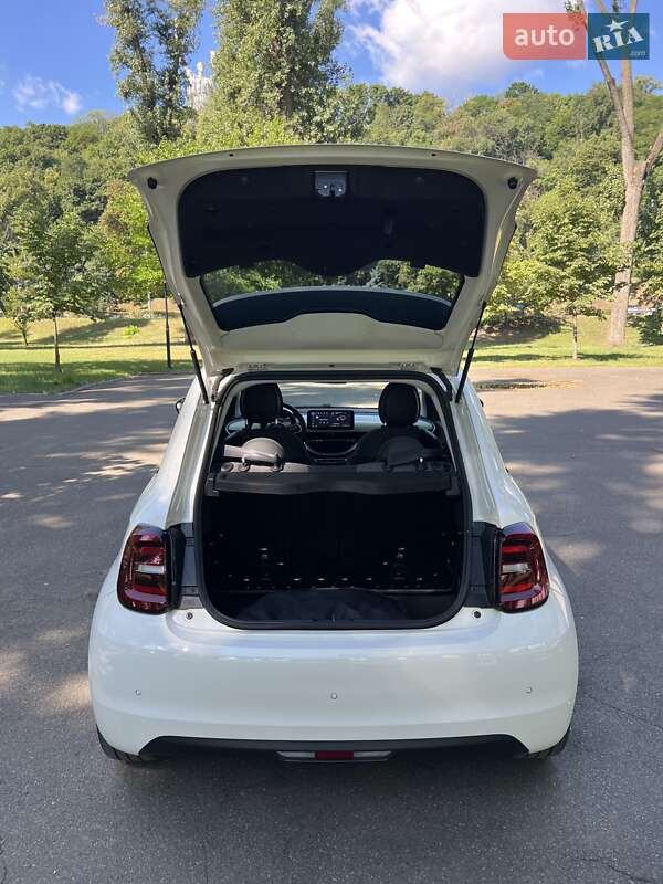 Хэтчбек Fiat 500e 2021 в Киеве фото 10 Хэтчбек Fiat 500e 2021 в Киеве