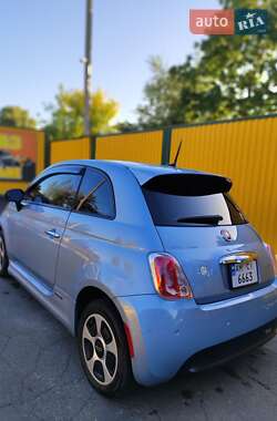 Хэтчбек Fiat 500e 2014 в 
