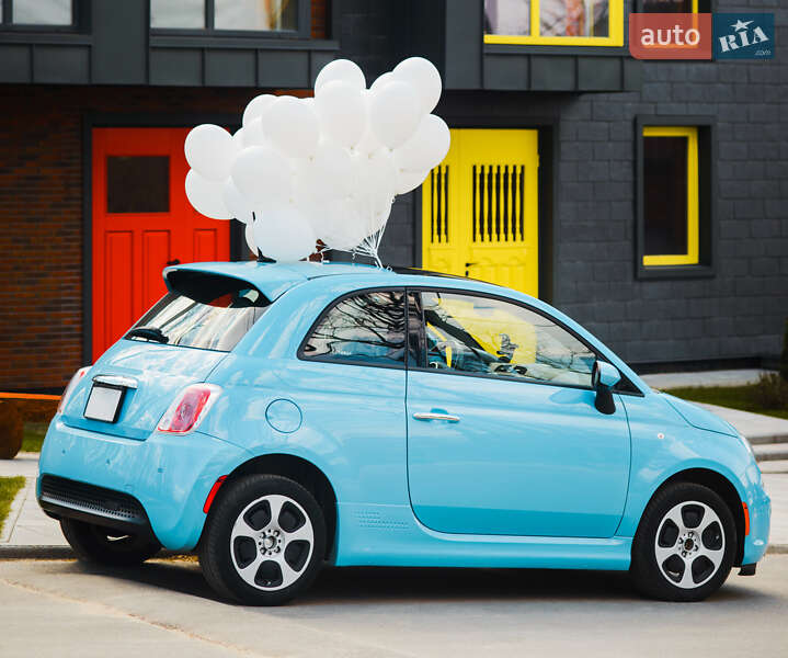 Хэтчбек Fiat 500e 2015 в Киеве