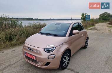 Хэтчбек Fiat 500e 2021 в 