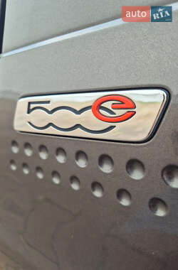 Хетчбек Fiat 500e 2014 в 
