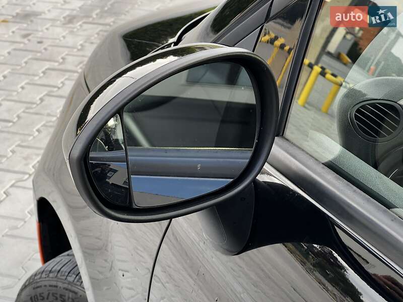 Хэтчбек Fiat 500e 2014 в Городке