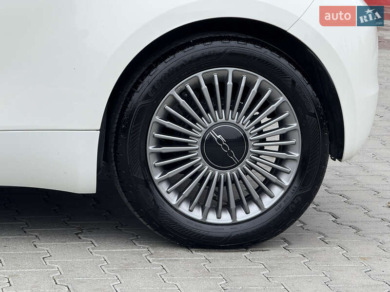 Хетчбек Fiat 500e 2023 в Тернополі
