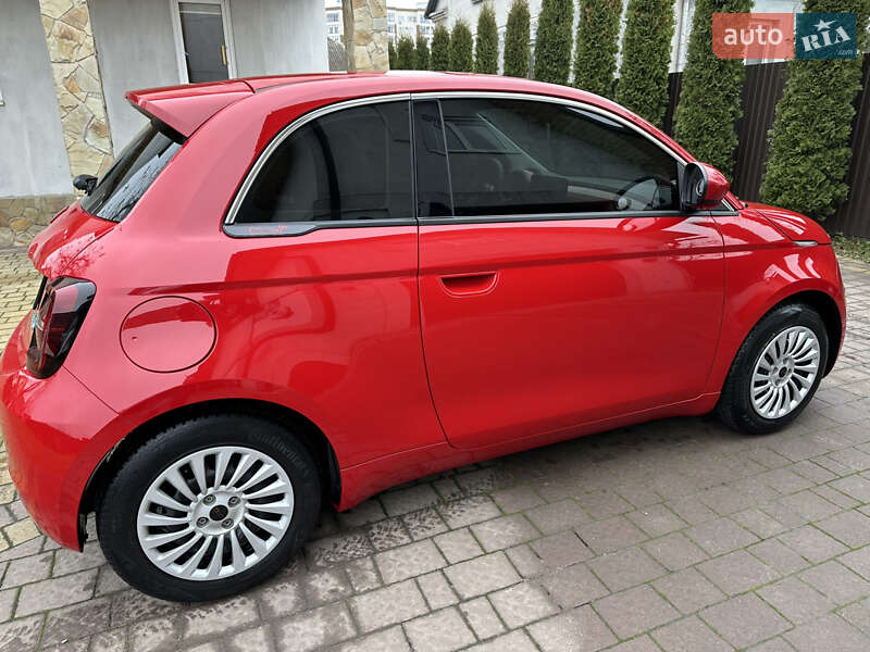 Хэтчбек Fiat 500e 2022 в Дубно
