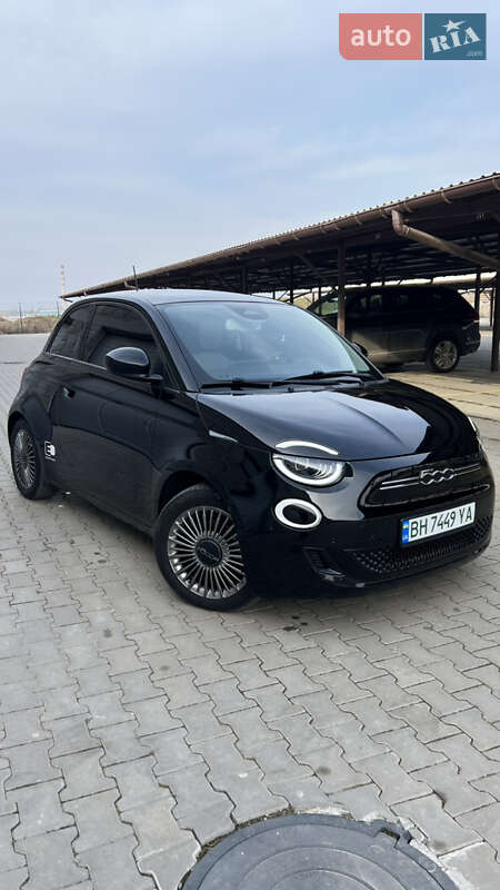 Хэтчбек Fiat 500e 2021 в Черноморске